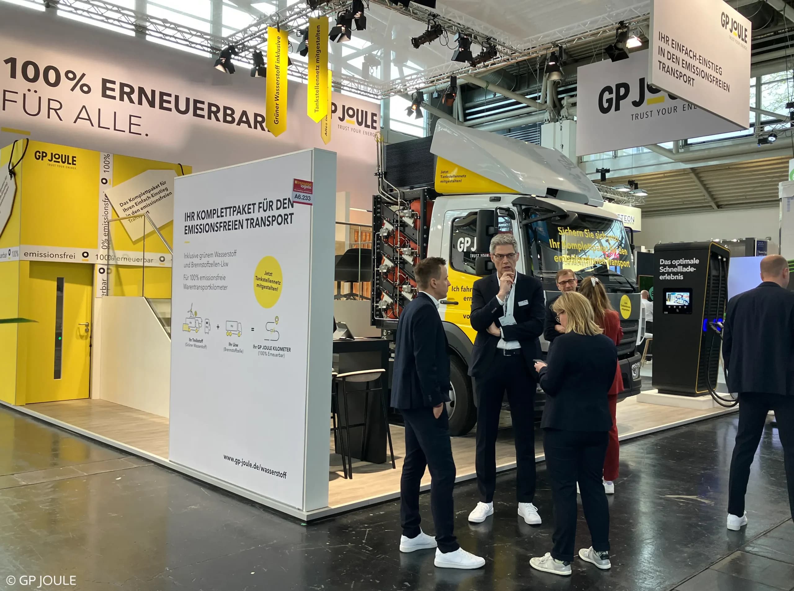 Messestand LKW und Tankstelle IAA 2022